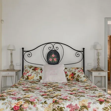 Casale Delle Mele By Posarellivillas * I Pieracci